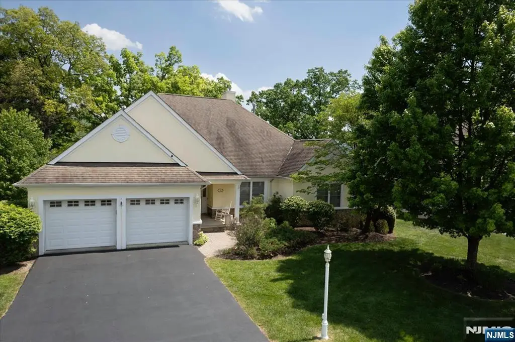 15 Bracken Hill Road, Hamburg, NJ 07419 - #1