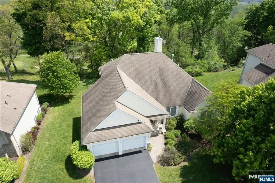 15 Bracken Hill Road, Hamburg, NJ 07419 - #2