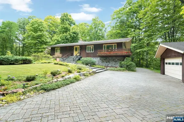 235 Brook Valley Road, Montville Township, NJ 07082