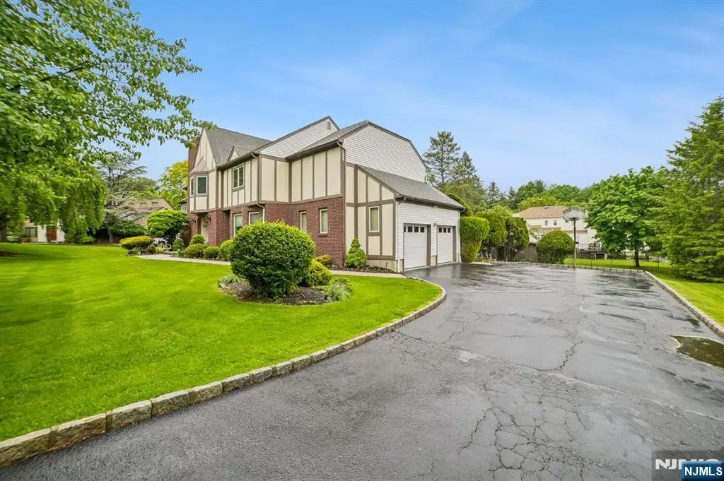 38 Howell Drive, Verona, NJ 07044 - #1