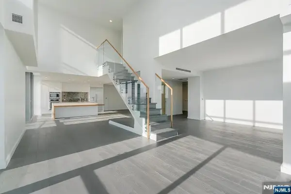 320 Adolphus Avenue 1415, Cliffside Park, NJ 07010