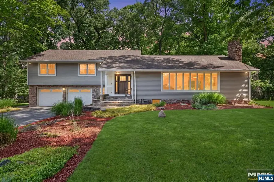 25 Cottontail Trail, Upper Saddle River, NJ 07458 - #2