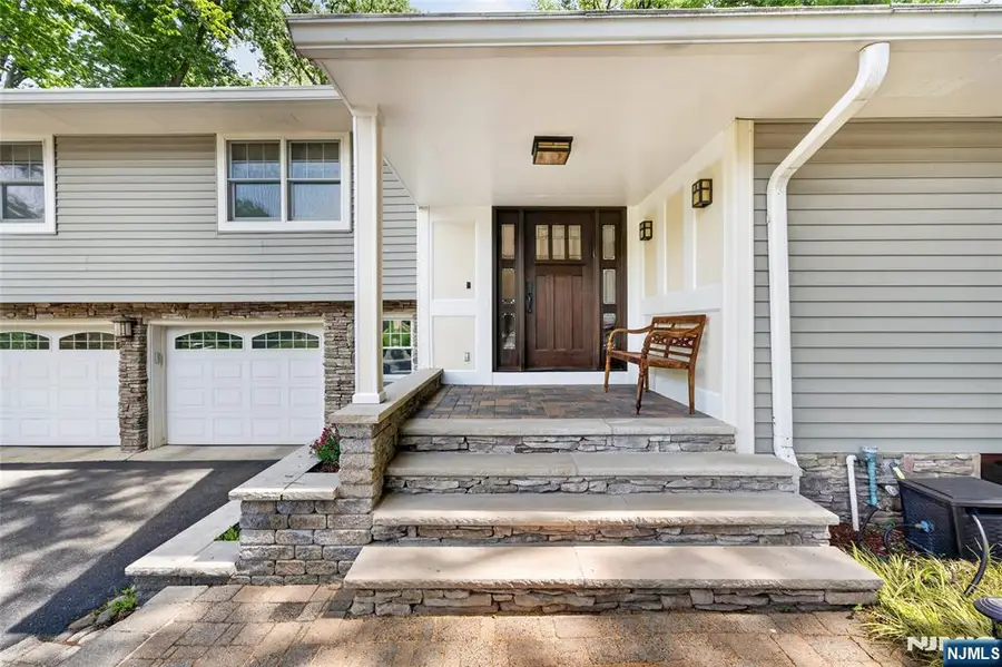 25 Cottontail Trail, Upper Saddle River, NJ 07458 - #3