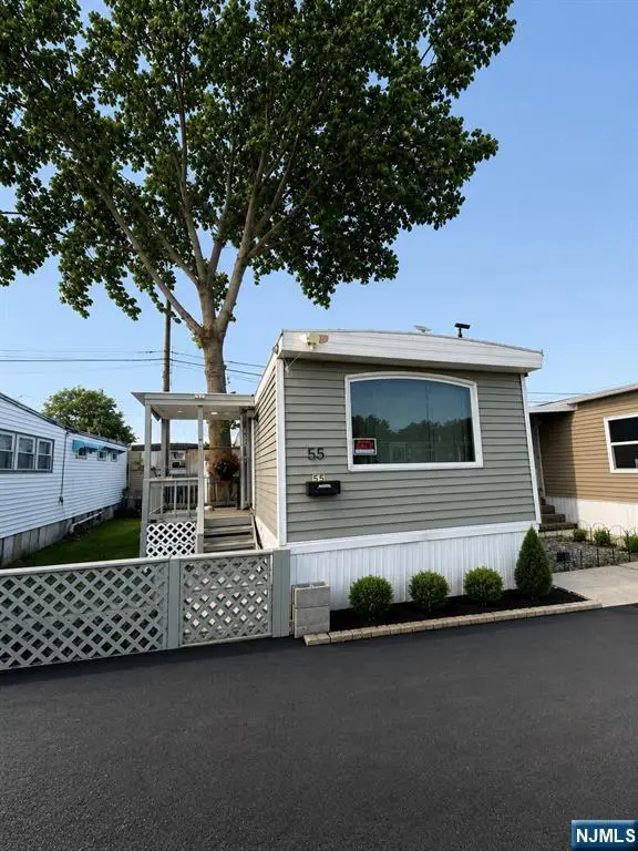 55 Helen, Moonachie, NJ 07074