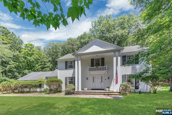 621 Winding Hollow Drive, Franklin Lakes, NJ 07417