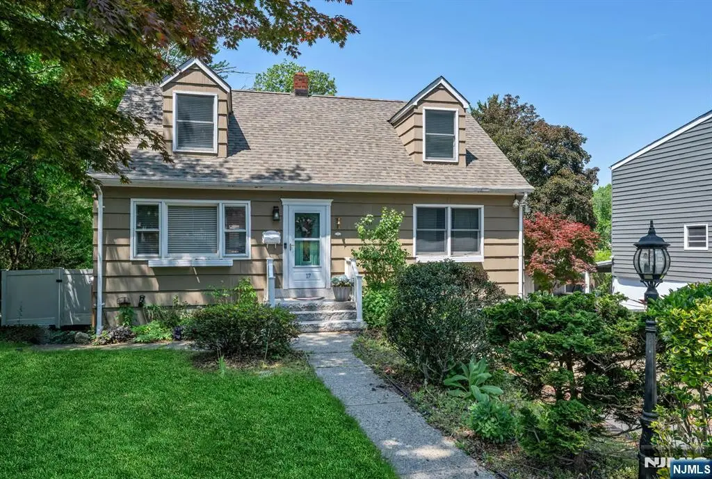 17 Canterbury Road, Ringwood, NJ 07456 - #1