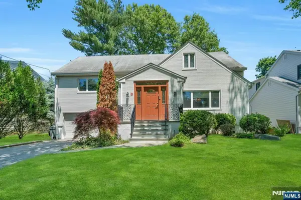 805 Washburn Street, Teaneck, NJ 07666