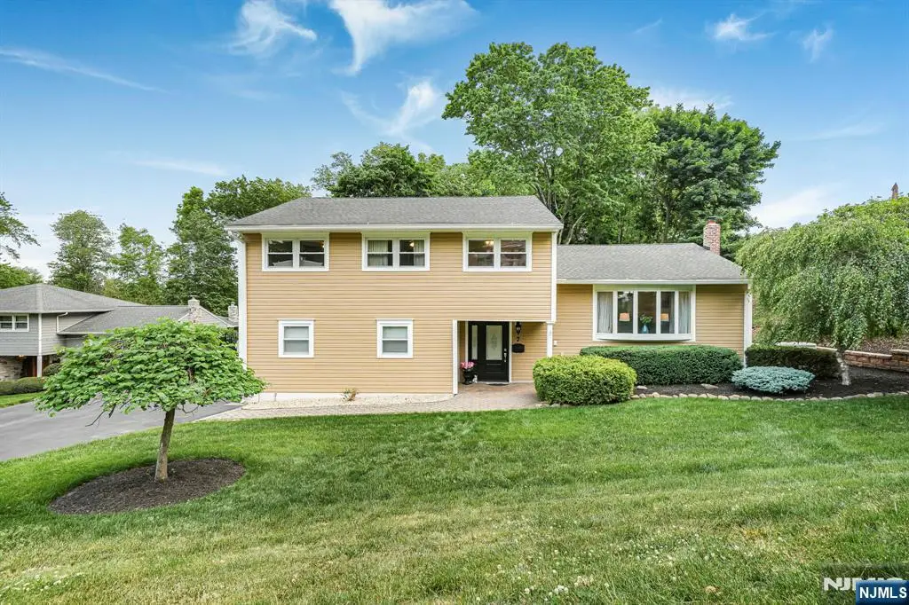 7 Kossuth Place, Wayne, NJ 07470 - #1