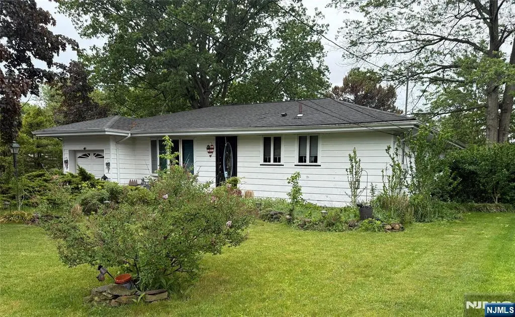 160 Hayes Avenue, Clark, NJ 07066 - #1
