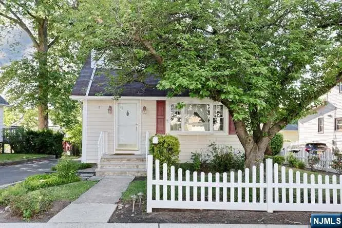 49 S Franklin Avenue, Bergenfield, NJ 07621 - #1