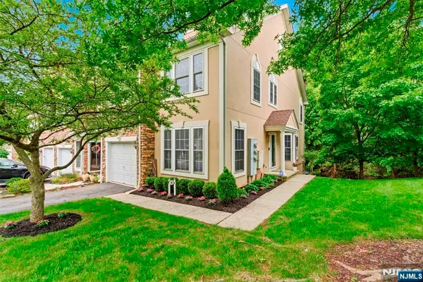 18 Birchwood Lane, North Haledon, NJ 07508