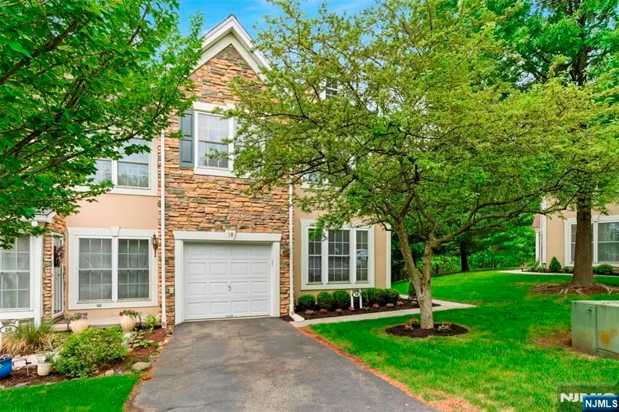 18 Birchwood Lane, North Haledon, NJ 07508 - #2