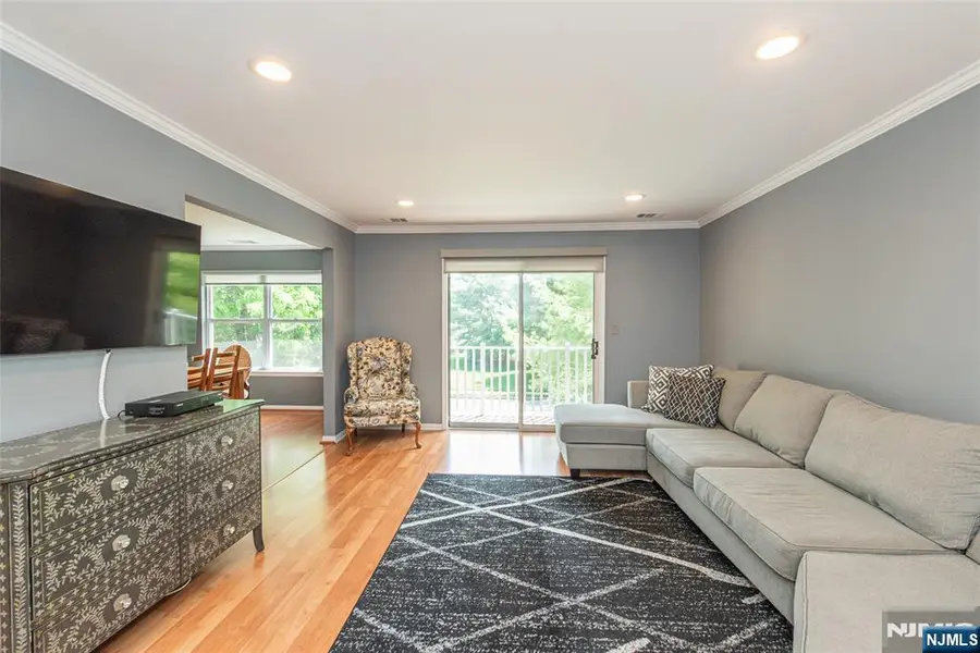 4 Katie Court, East Hanover, NJ 07936 - #2