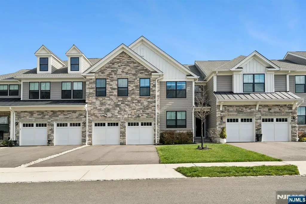6 Concord Court 102, Warren, NJ 07059 - #1