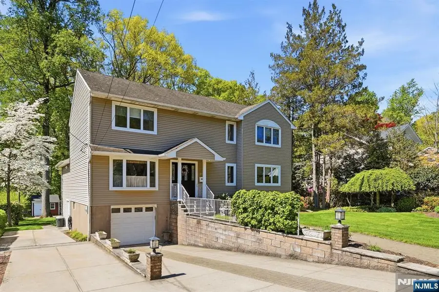 21 Lakeview Avenue, Park Ridge, NJ 07656 - #2