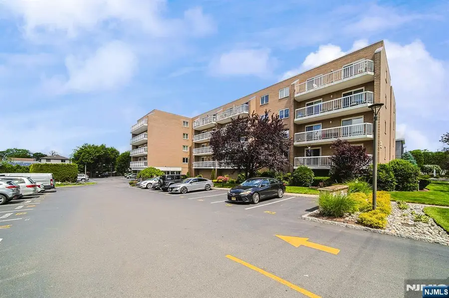 38 Moonachie Road 402, Hackensack, NJ 07601 - #2