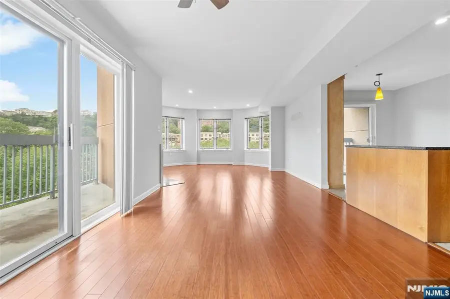 518 Ellery Court K518, Edgewater, NJ 07020 - #3