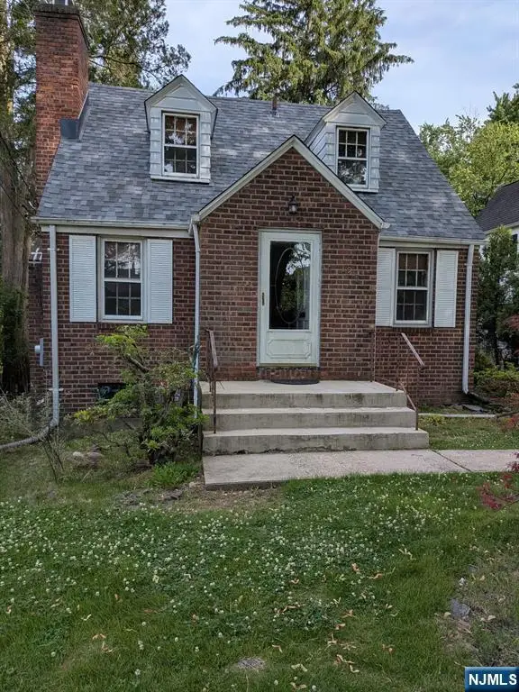 125 Eastview Avenue, Leonia, NJ 07605 - #1