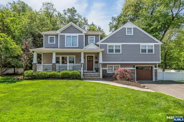 19 De Young Drive, Little Falls, NJ 07424