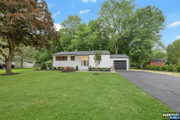 282 Spring Valley Road, Park Ridge, NJ 07656