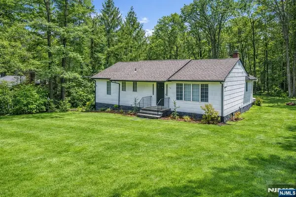 163 La Rue Road, West Milford, NJ 07435