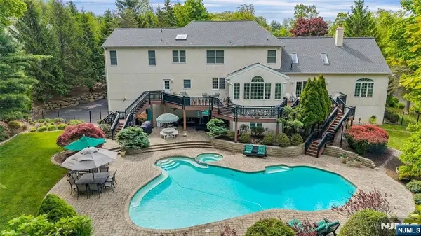 15 Skytop Drive, Denville Township, NJ 07834