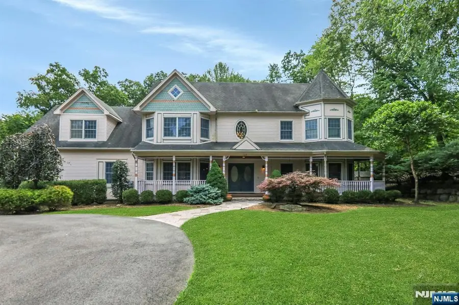 765 Colonial Road, Franklin Lakes, NJ 07417 - #3