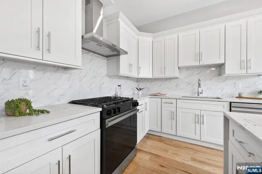 126 De Kalb Avenue 2, Jersey City, NJ 07306 - #3