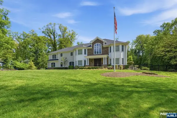 184 Donny Brook Drive, Allendale, NJ 07401