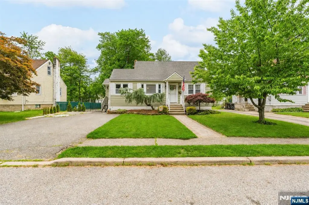 3 Roy Avenue, Bloomingdale, NJ 07403 - #1