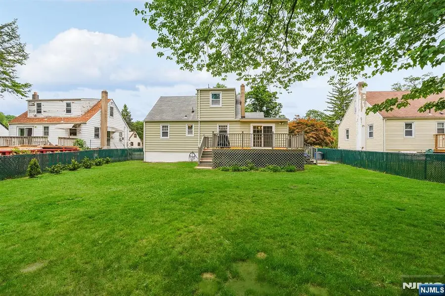 3 Roy Avenue, Bloomingdale, NJ 07403 - #2