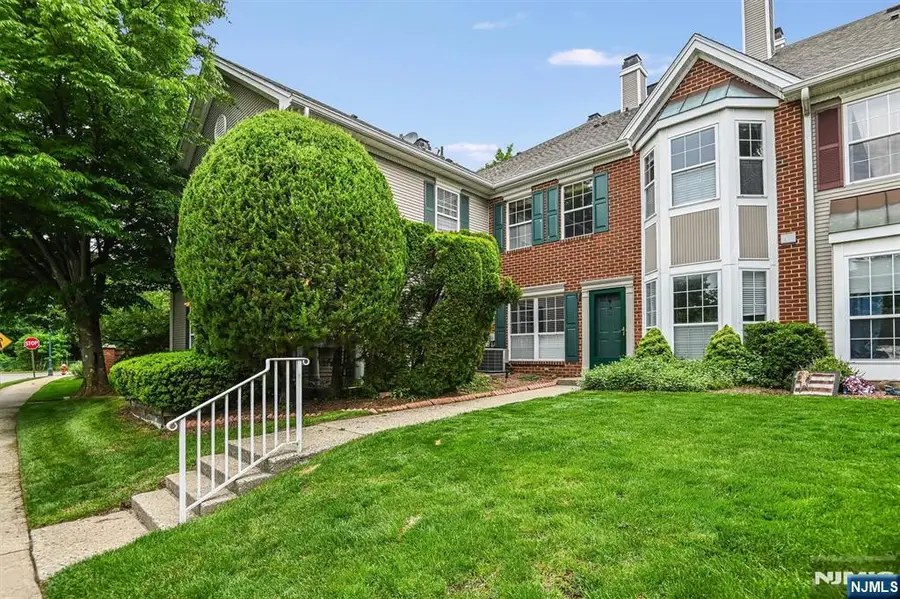 1030 Cumberland Court 1030, Mahwah, NJ 07430 - #2