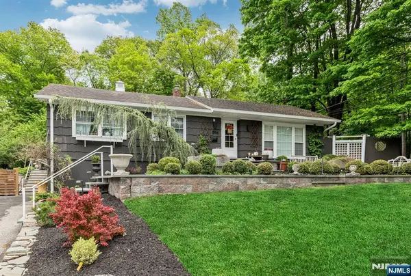596 Wyckoff Avenue, Mahwah, NJ 07430