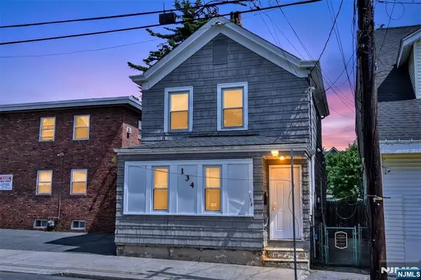 134 8th Street, Paterson, NJ 07522