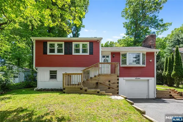 16 Sioux Trail, Denville Township, NJ 07834