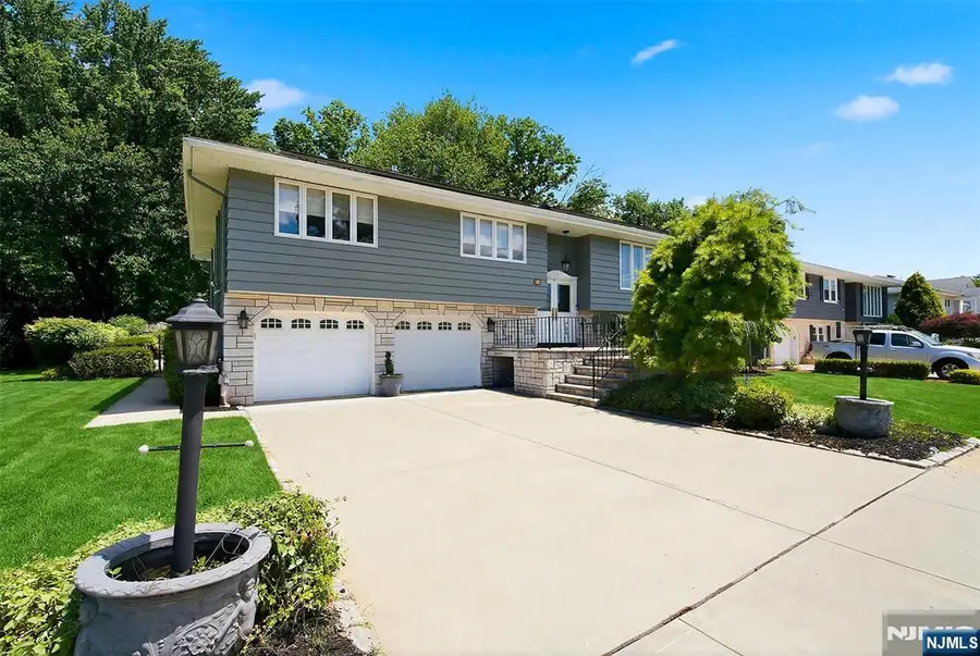 8 Mariani Drive, Little Ferry, NJ 07643 - #2