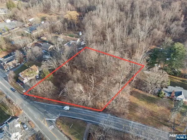 2046 Macopin, West Milford, NJ 07480
