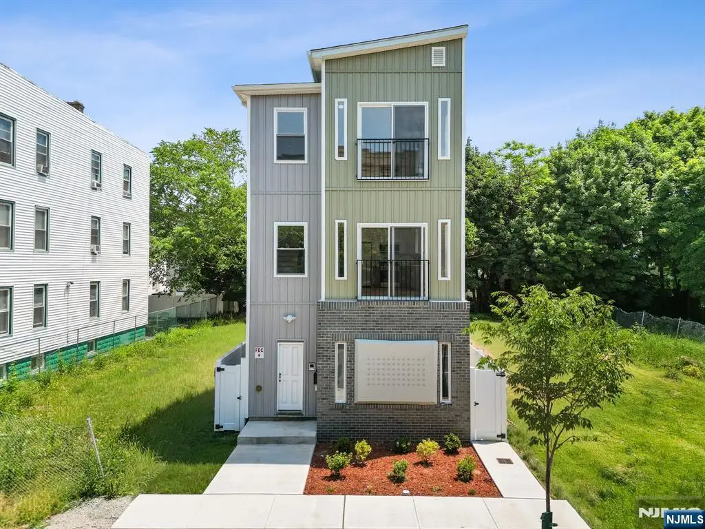 840 S 19th Street, Newark, NJ 07108 - #1