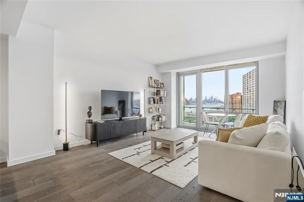 320 Adolphus Avenue 911, Cliffside Park, NJ 07010 - #1