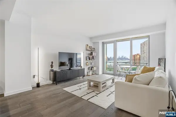 320 Adolphus Avenue 911, Cliffside Park, NJ 07010