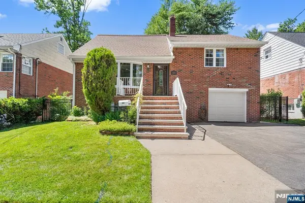 1095 Harvard Place, Fort Lee, NJ 07024