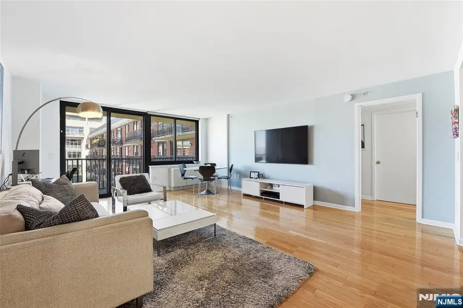 700 Grove Street 11A, Jersey City, NJ 07310 - #2