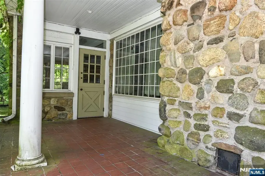 584 W Saddle River Road, Upper Saddle River, NJ 07458 - #3