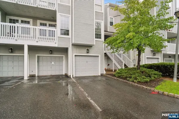25 Markham Circle, Englewood, NJ 07631