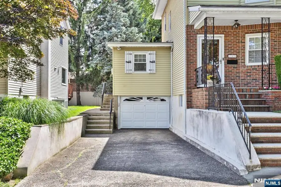 209 Washington Avenue, Rutherford, NJ 07070 - #2