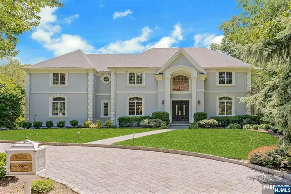 210 Woodmere Court, Franklin Lakes, NJ 07417