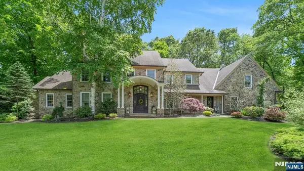 3 Rolling Ridge Drive, Rockaway Township, NJ 07866