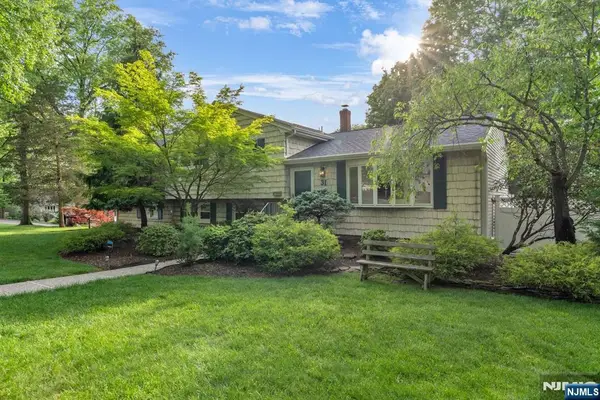 31 Monhegan Avenue, Wayne, NJ 07470