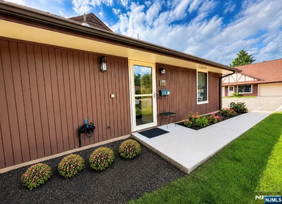 13-4 Tamaron Drive 13-4, Waldwick, NJ 07463 - #1