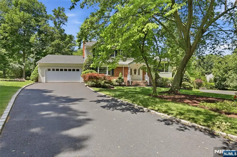20 Coachman Court, Berkeley Heights, NJ 07922 - #2